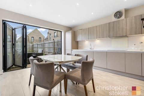 4 bedroom link detached house for sale, Markwick Avenue, Cheshunt, Waltham Cross, Hertfordshire, EN8 9FP