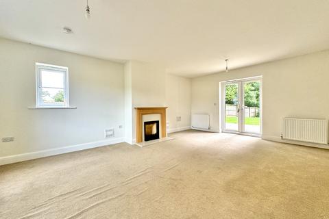 5 bedroom detached house to rent, The Green, Brington PE28