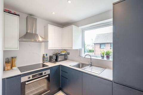 2 bedroom flat for sale, Somercoates Close, Cockfosters, Barnet, EN4