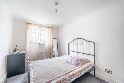 2 bedroom flat for sale, Consort House, Mill Hill, London, NW7