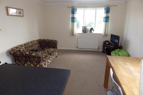 2 bedroom flat to rent, Exeter Road, Winkleigh EX19