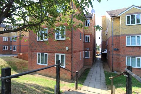 2 bedroom apartment for sale, Golden Court, Barnet EN4