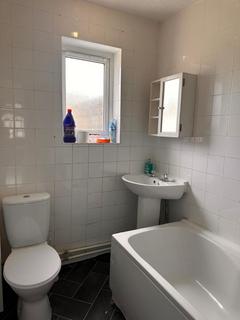 3 bedroom semi-detached house to rent, Aylesbury HP19