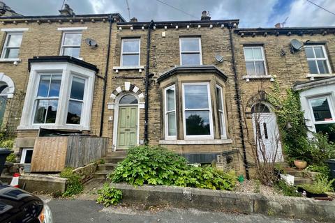 4 bedroom terraced house for sale, Cross Banks, Shipley BD18