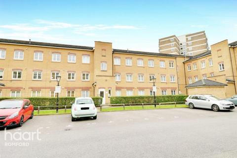 1 bedroom apartment to rent, Kidman Close, Romford