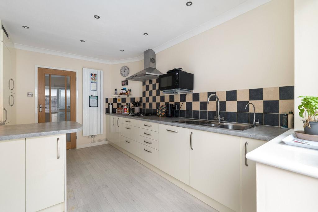 Kitchen/Breakfast Rm