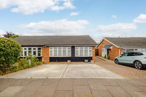 2 bedroom semi-detached bungalow for sale, Dering Crescent, Leigh-on-sea, SS9