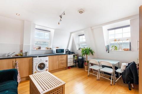 3 bedroom apartment to rent, Flat ,  Walworth Road, London