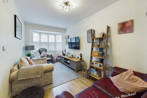 3 bedroom terraced house for sale, Whitebeam Close, Aylesbury