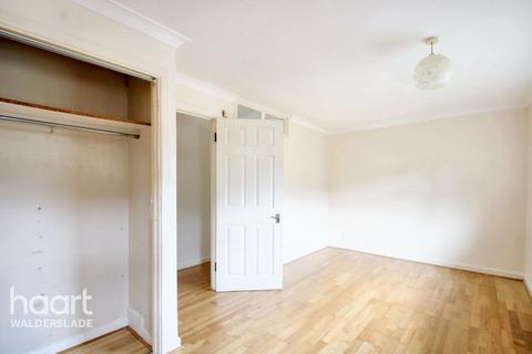 2 bedroom maisonette for sale, Mckenzie Road, Chatham