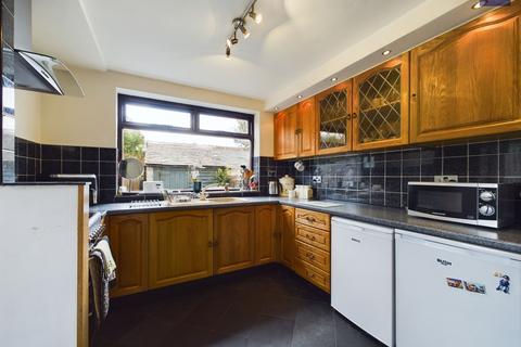 2 bedroom end of terrace house for sale, School Road, Blackpool, FY4