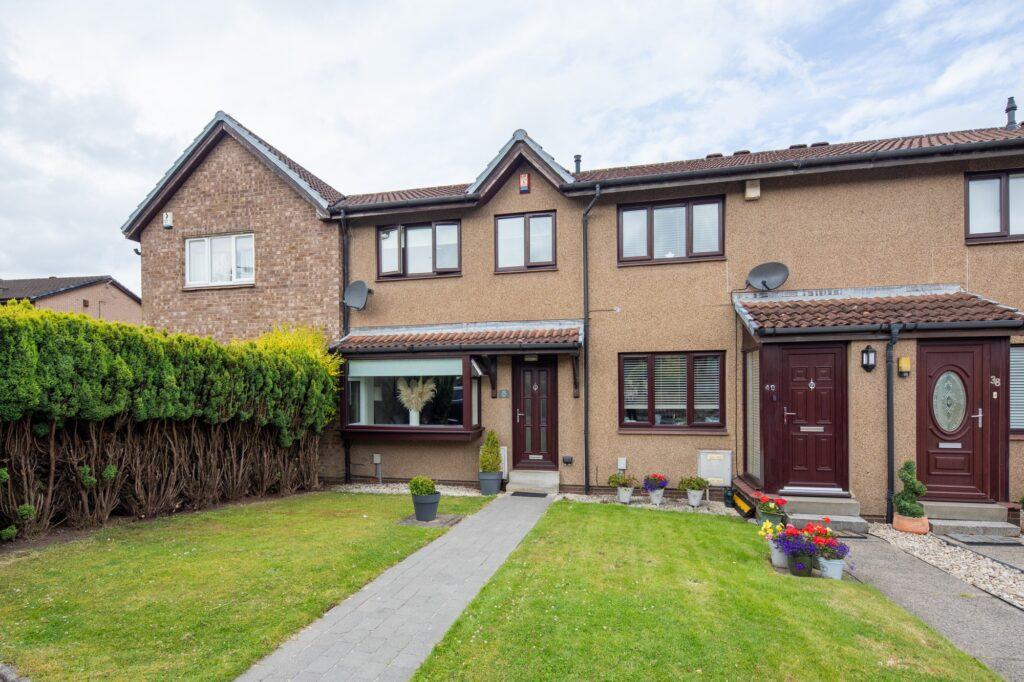 Carleton Drive, Giffnock 3 bed terraced house for sale £225,000