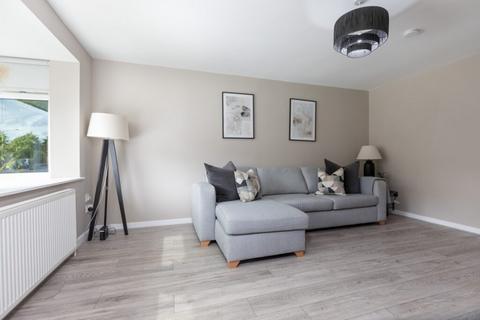 42 Carleton Drive, Giffnock, Glasgow, G46 6AQ