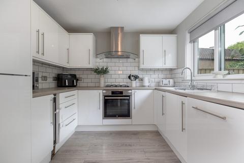 42 Carleton Drive, Giffnock, Glasgow, G46 6AQ