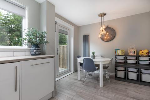 42 Carleton Drive, Giffnock, Glasgow, G46 6AQ
