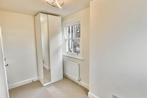 2 bedroom flat to rent, Lammas Park Road, Ealing