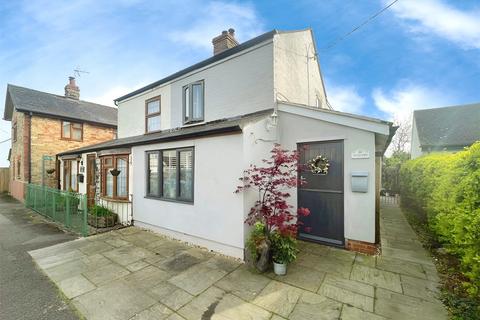 2 bedroom semi-detached house for sale, High Street, Aylesbury HP18