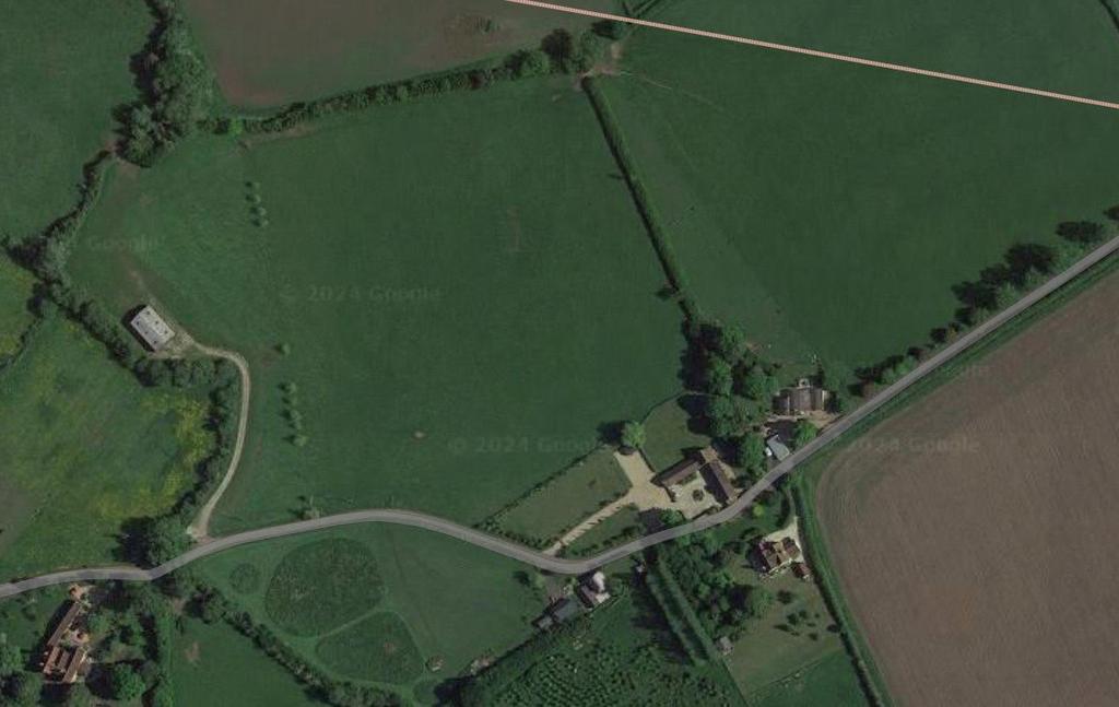 Berryfields Gated Road, Aylesbury HP22 Land - £30,000
