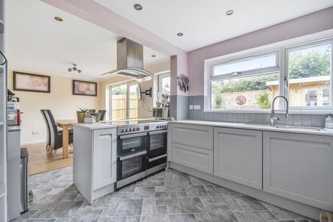 4 bedroom detached house for sale, Manor Road, Buckinghamshire HP20