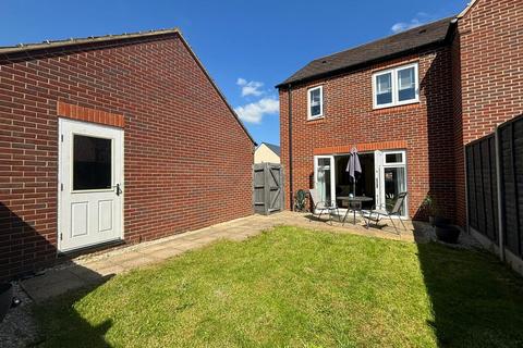 3 bedroom semi-detached house for sale, Dacey Drive, Bicester OX25