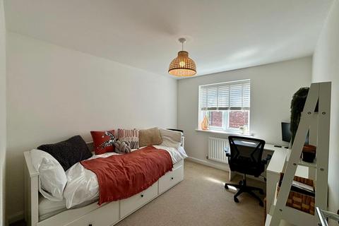 2 Dacey Drive, Upper Heyford, Bicester, OX25 5AA