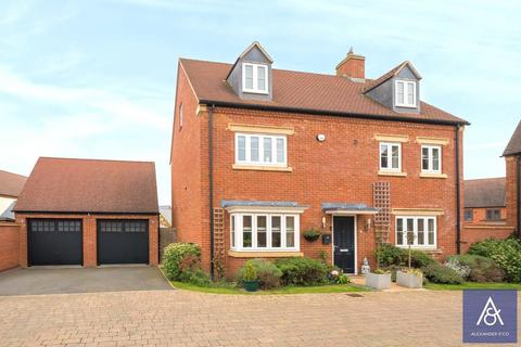 8 Bianca Close, Brackley, NN13 6GY