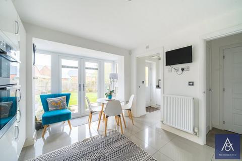 8 Bianca Close, Brackley, NN13 6GY