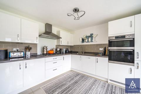 8 Bianca Close, Brackley, NN13 6GY