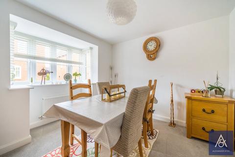 8 Bianca Close, Brackley, NN13 6GY