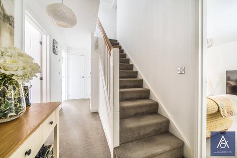 8 Bianca Close, Brackley, NN13 6GY