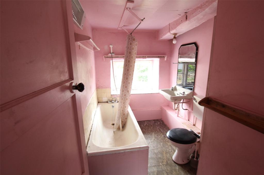 Aviary-Bathroom