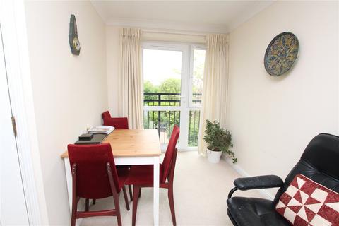 1 bedroom apartment for sale, St Rumbolds Court, Northants NN13