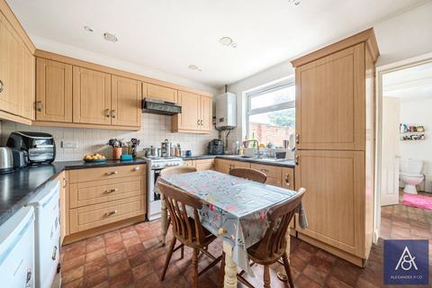 3 bedroom terraced house for sale, Halse Road, Brackley NN13