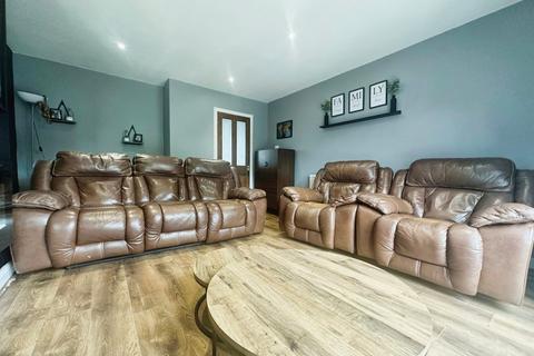 62 Overlea Drive, Manchester, M19 1LS