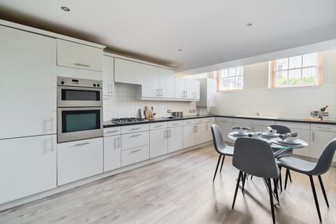 2 bedroom apartment for sale, Cambray Place, Cheltenham, Gloucestershire