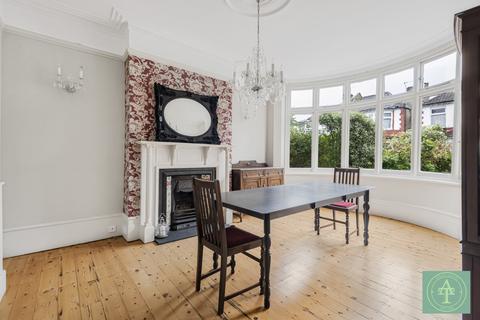 5 bedroom semi-detached house for sale, Hurst Road, London, N21