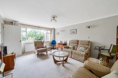 21 Durham Close, Cheltenham, GL51 3DF
