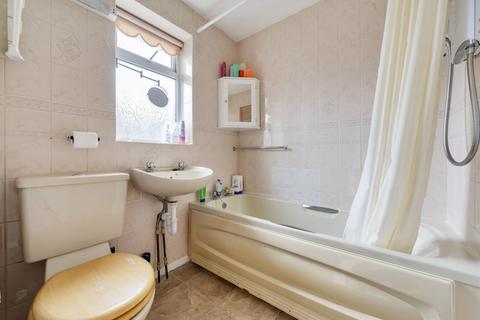 21 Durham Close, Cheltenham, GL51 3DF