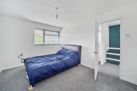 40 Maple Drive, Charlton Kings, Cheltenham, GL53 8PD
