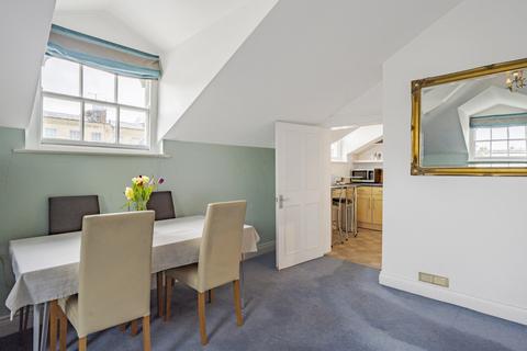 2 bedroom apartment for sale, Lansdown Crescent, Cheltenham, Gloucestershire