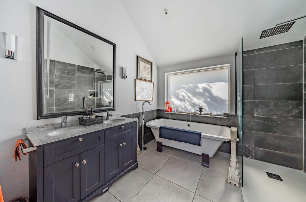 Ensuite