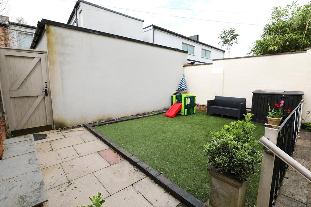 Evesham Road, Cheltenham... 2 bed apartment for sale £280,000