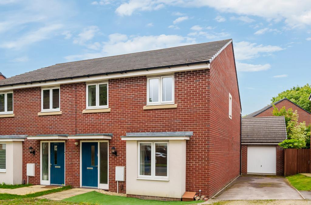 Arle Road, Cheltenham, Gloucestershire 4 bed semidetached house for
