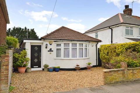 2 bedroom bungalow for sale, Ridgeway Avenue, Dunstable LU5