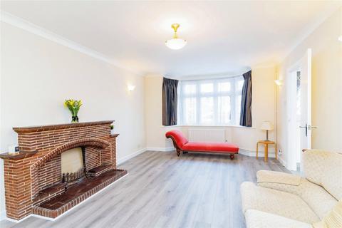 25 First Avenue, Dunstable, LU6 3AJ