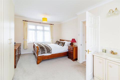 25 First Avenue, Dunstable, LU6 3AJ