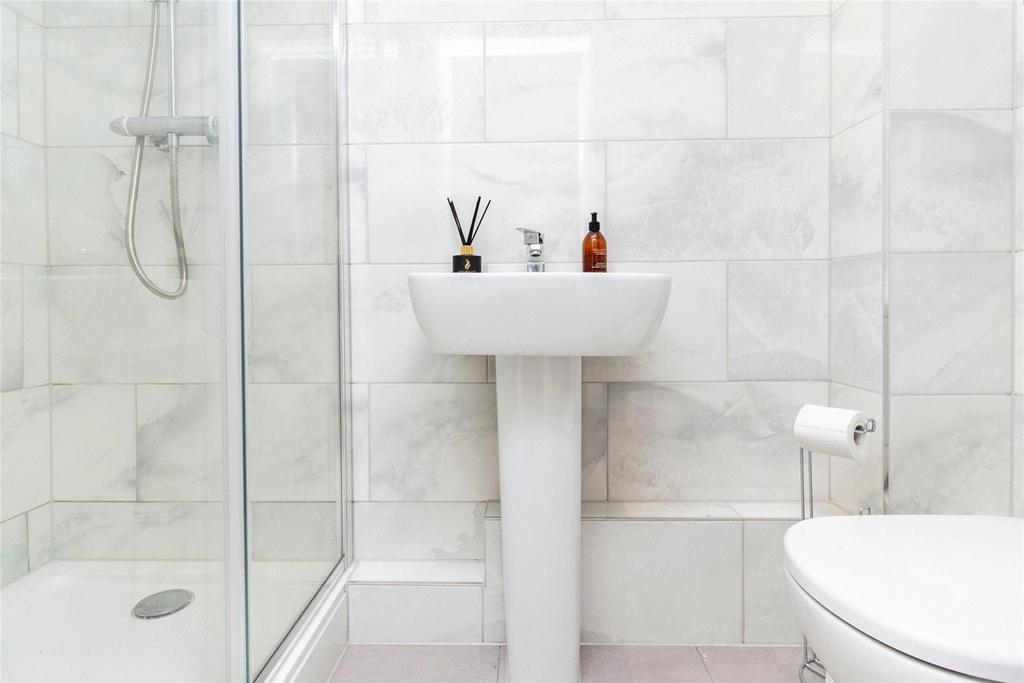 Gf Shower Room