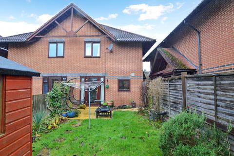 7 Aynscombe Close, Dunstable, LU6 1FA