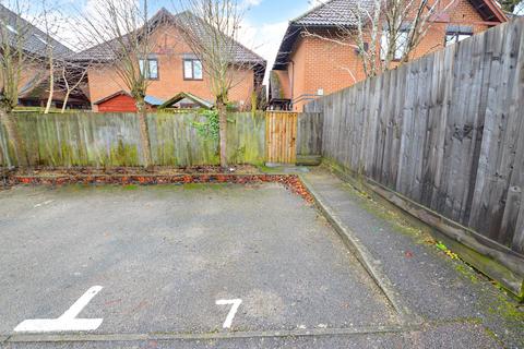 7 Aynscombe Close, Dunstable, LU6 1FA