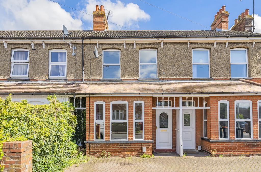Kirby Road, Bedfordshire LU6 3 bed terraced house for sale £300,000